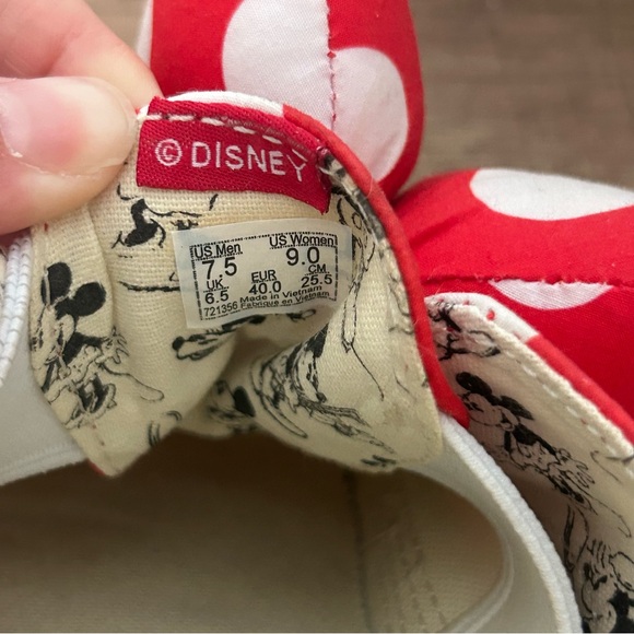 Disney x Vans Minnie Mouse Sneakers - Picture 9 of 9